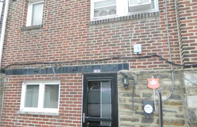 2707 DUDLEY STREET Gallery 2