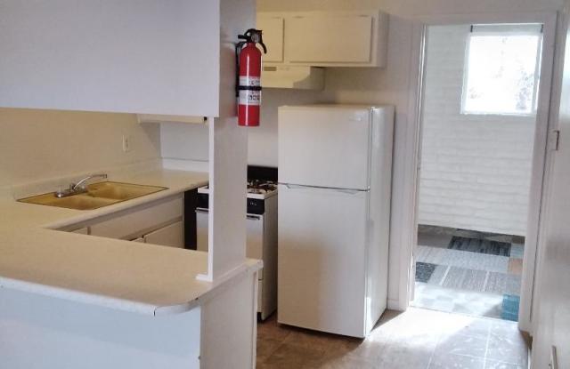 417 Harvard Dr Se - 417 Harvard Drive Southeast, Albuquerque, NM 87106