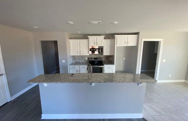 Move In Special - Beautiful Home in Bentonville - Prime Location - Close to Schools Gallery 4