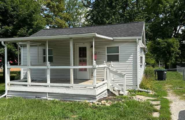 Big Backyard Energy | 1-2BR City House with County Space! photos photos