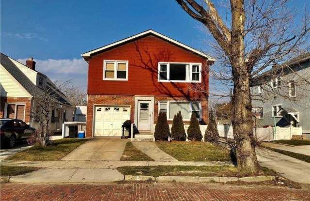 637 W Penn Street - 637 West Penn Street, Long Beach, NY 11561