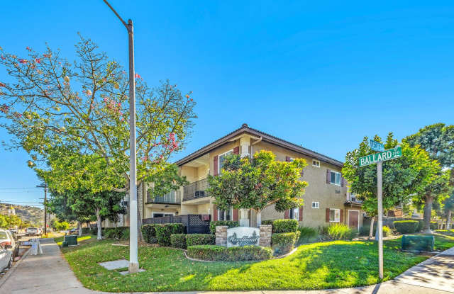 SPACIOUS 2BR/1BA CONDO IN WOODLAND VILLAGE – FULLY REMODELED! - 1165 Decker Street, El Cajon, CA 92019