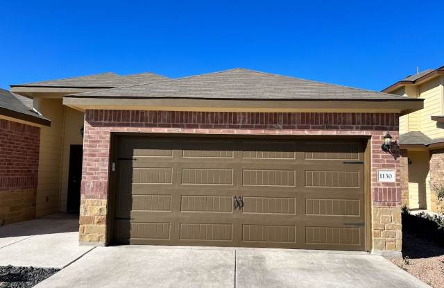 Luxury 3/2 Duplex in Seguin, Texas Gallery 2