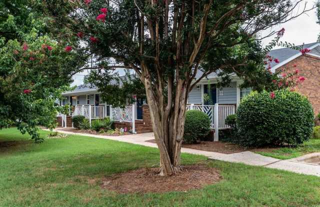 Sharon Oaks Apartments Gallery 4