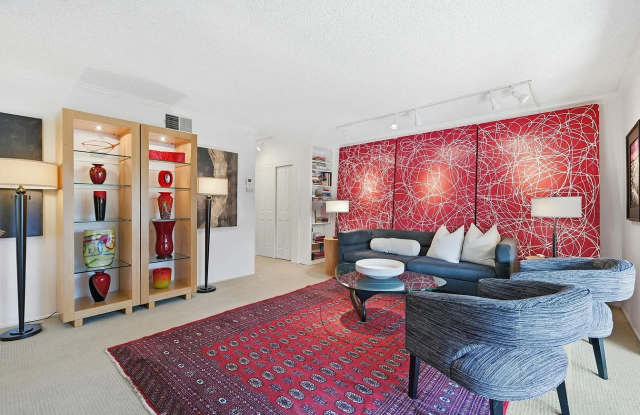 1501 Ptarmigan Dr Apt 1C Gallery 4