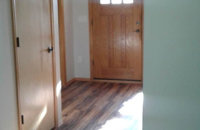 Desirable area of Central Point - Single Story Gallery 3