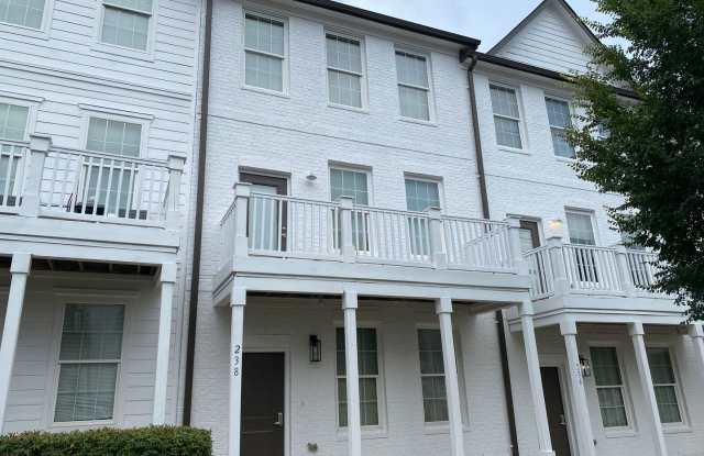 3BD/3BA Available for early August Move In Gallery 1