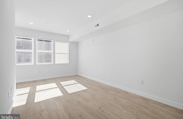 2346 N 16TH Street Gallery 2