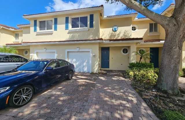 2779 S Evergreen Cir Gallery 1