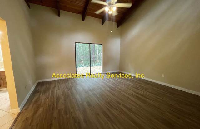 Live in the North West!- JUST REDUCED!!! - 3819 Northwest 10th Place, Gainesville, FL 32605