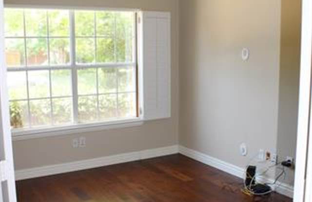 808 Sierra Lane Gallery 3