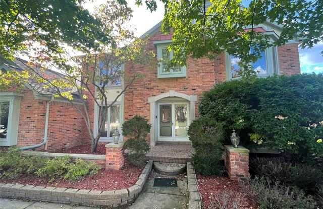 3081 BURLINGTON Court - 3081 Burlington Court, Rochester Hills, MI 48306