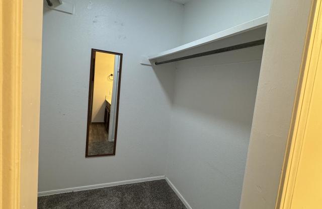 135 W Fulton Street Gallery 4
