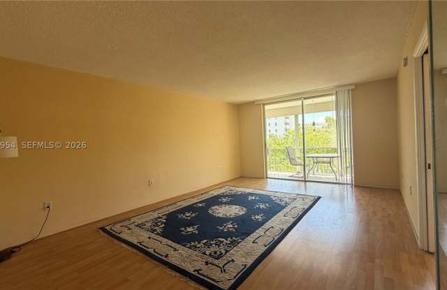 2930 Point East Dr Gallery 2