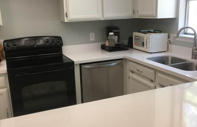 2715 Creekwood Ct Gallery 3