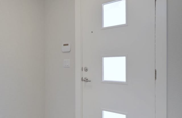 2005 Sharper Mews Lane Gallery 2