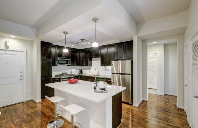 2900 West Dallas Gallery 2