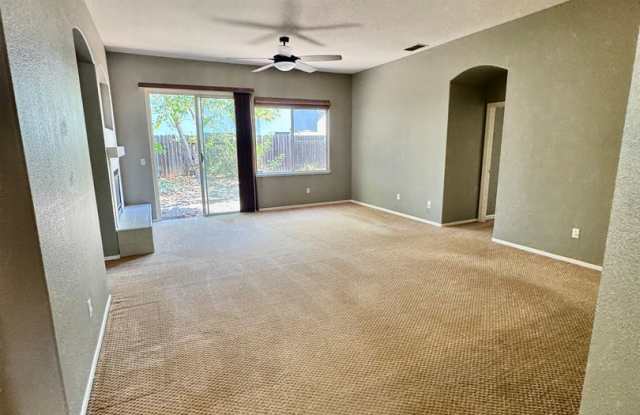 Great Court Location Near Galleria Roseville & Hwy 65 Gallery 4