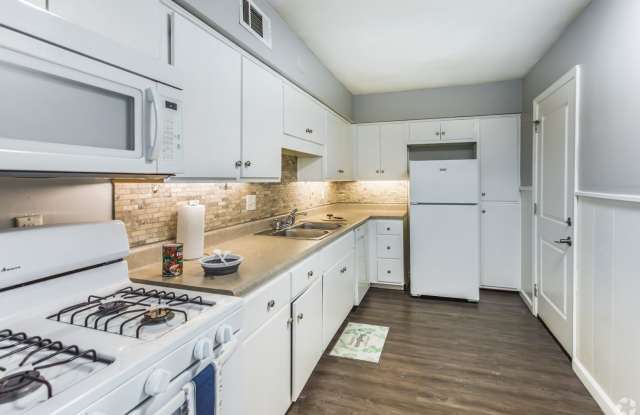 The Midtowner photos photos