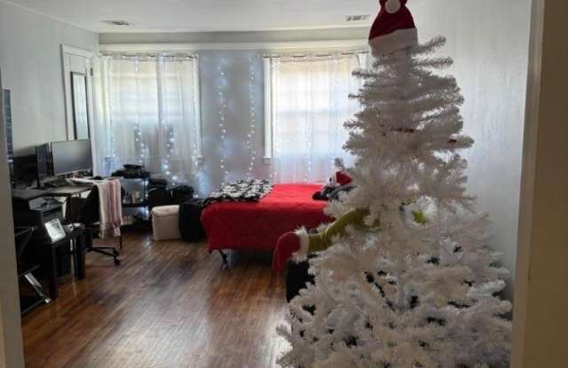 719 Thomas St photos photos