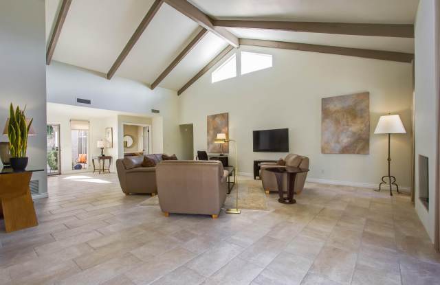 7325 E GRISWOLD Road Gallery 4