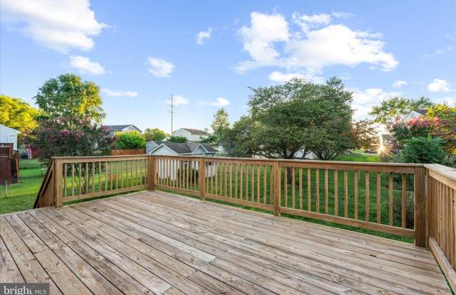 841 BRIAR Court Gallery 3