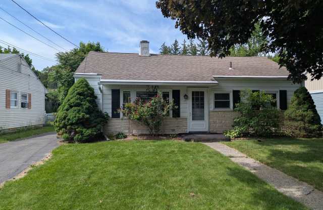3 Bedroom, 1 bath Single Family home for rent close to Uptown Kingston NY photos photos