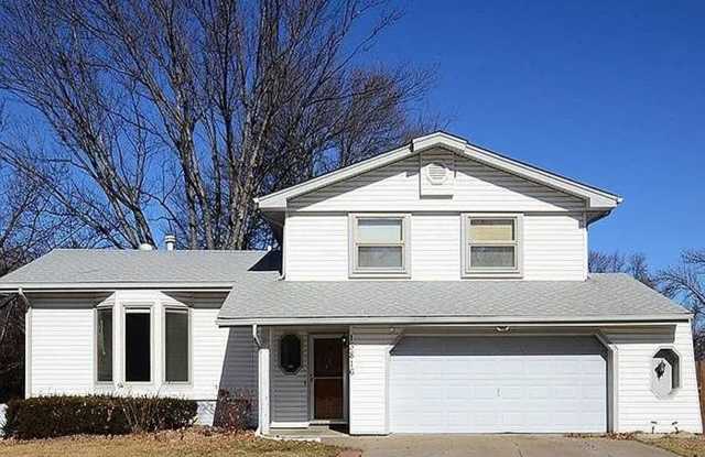 13816 Y Cir - 4 Bed/2.5 Bath Tri-Level in Millard | 2-Car Garage, Large Wood Deck, Fenced Yard photos photos 13816 Y Cir - 4 Bed/2.5 Bath Tri-Level in Millard | 2-Car Garage, Large Wood Deck, Fenced Yard photos photos