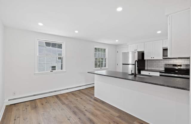 96-98 Chestnut Street - 96-3R - 96 Chestnut Street, Albany, NY 12210 96-98 Chestnut Street - 96-3R - 96 Chestnut Street, Albany, NY 12210