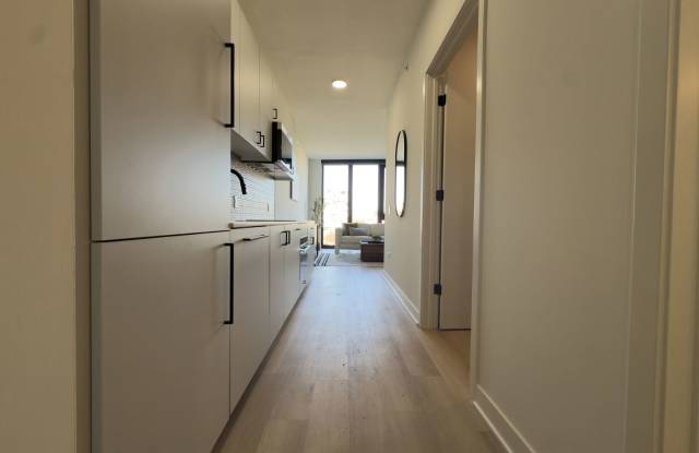 1100 West Grand Avenue Gallery 2