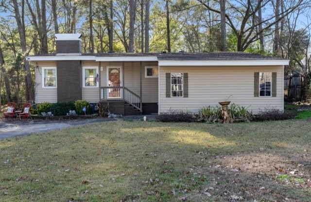 Charming 3BR/2Bath House in Birmingham w/Hot tub Gallery 4