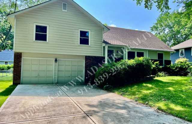 Lovely Home In Nall Hills-Available in AUGUST! photos photos