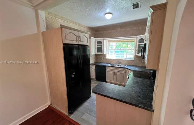 695 NE 81st Street 1, Miami, FL 33138 photos photos