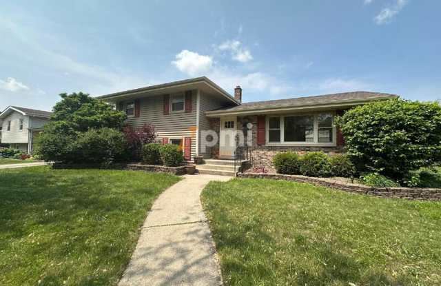 9554 Crestwood Avenue photos photos