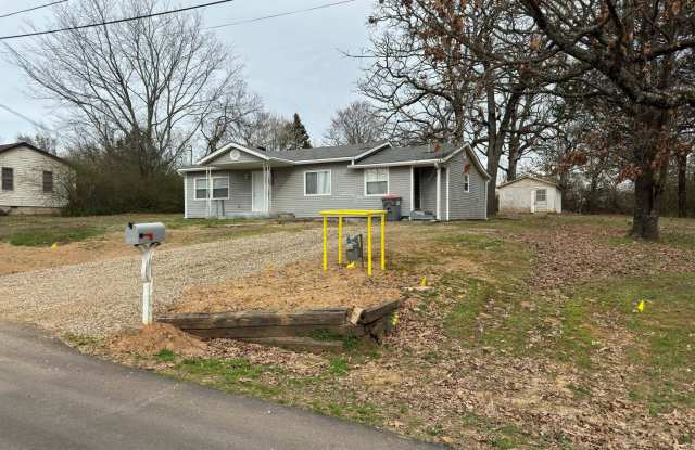Charming 3 Bedroom / 2 Bathroom (1176 sf) photos photos