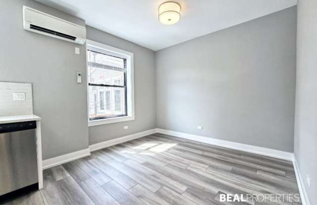 3935 N Janssen photos photos