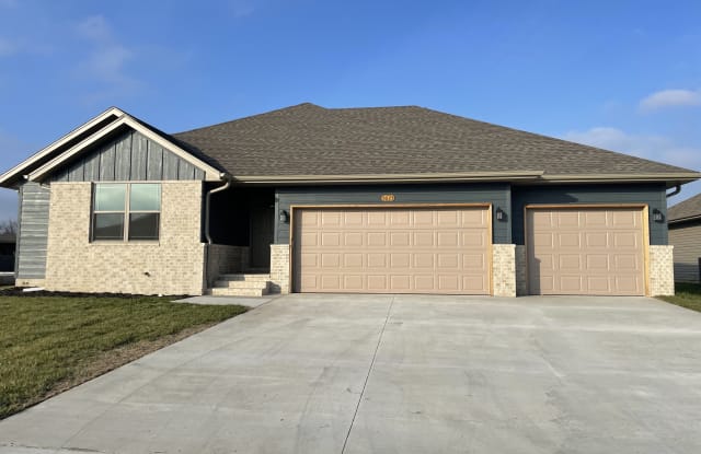 5623 W Pine St - 5623 West Pine Street, Greene County, MO 65802