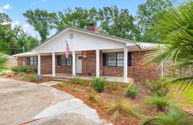 Gorgeous 4/2 Renovated Home in the Heart of Pace!! photos photos