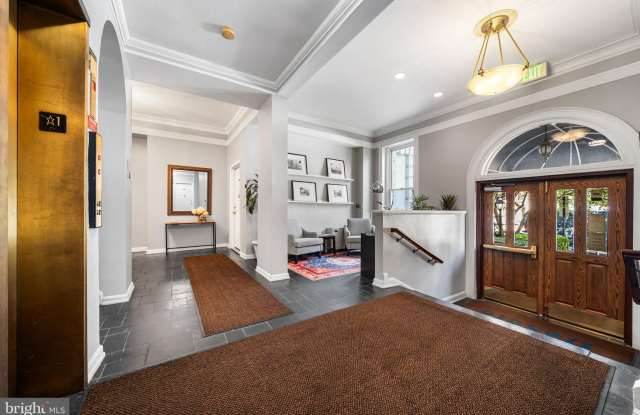 1300 MASSACHUSETTS Avenue NW Gallery 3