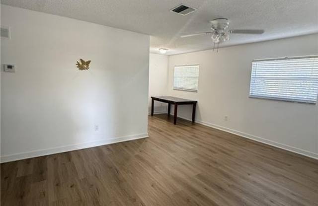 1124 Highlands Dr Gallery 4