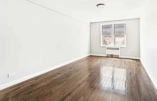 8809 35th Ave Apt 3J Gallery 2