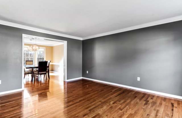 12011 THACKERAY COURT Gallery 4