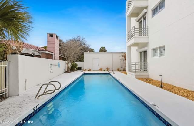 75 COMARES Avenue Gallery 3