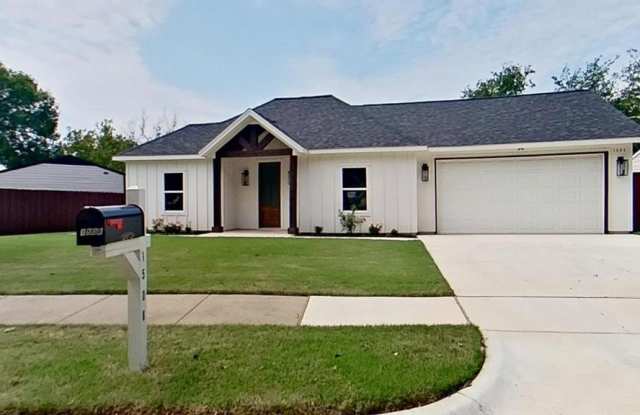 1508 Dale Drive - 1508 Dale Drive, Arlington, TX 76010