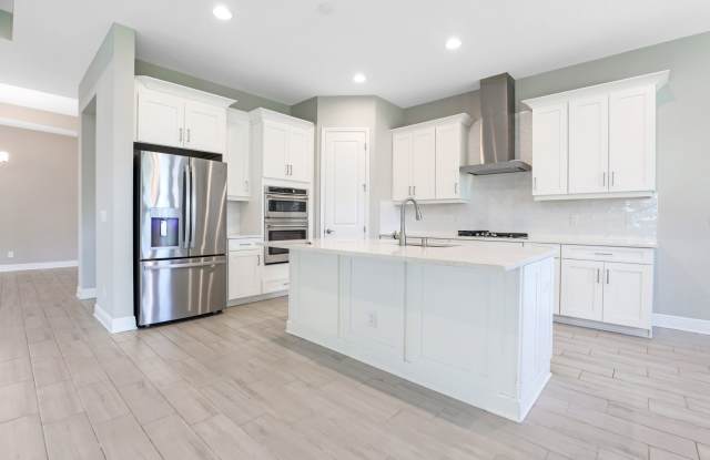 4bd Home by Twin Lakes in The Sought After Neighborhood Of Rivo Lakes!! photos photos