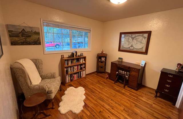 5007 Florence Loop Gallery 1