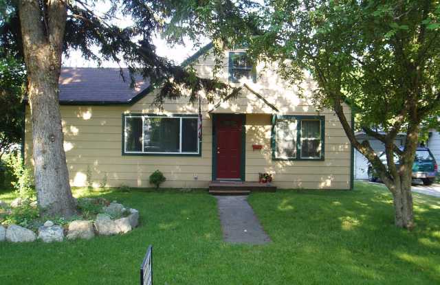 Charming Newly Remodeled 2 Bed/ 1 Bathroom Home! photos photos