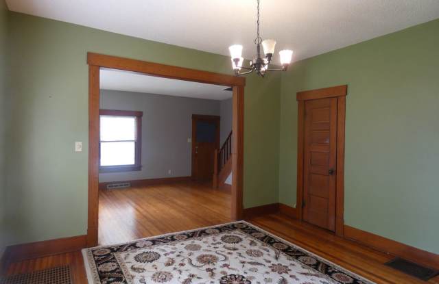 326 E. 2nd St - 326 E 2nd St, Newton, KS 67114