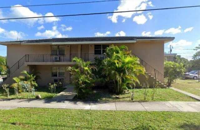 1120 N Sapodilla Avenue photos photos