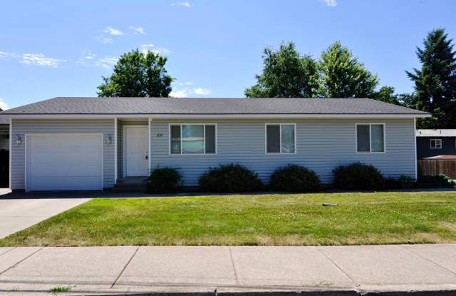 3 bed 2 bath rancher with master en-suite  RV parking photos photos